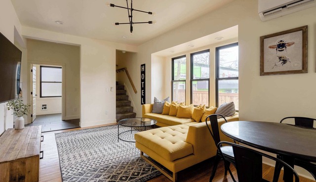 1920s Farmhouse | 4BR/2BA | Foodie District