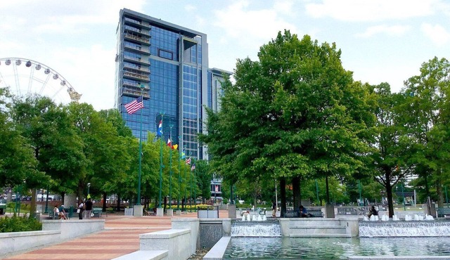 1BD/Atlanta - Downtown w/Rooftop Pool and Pool Bar!