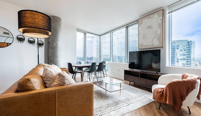 2BR | Gym, Pool | Bellevue | Sophari Towers I