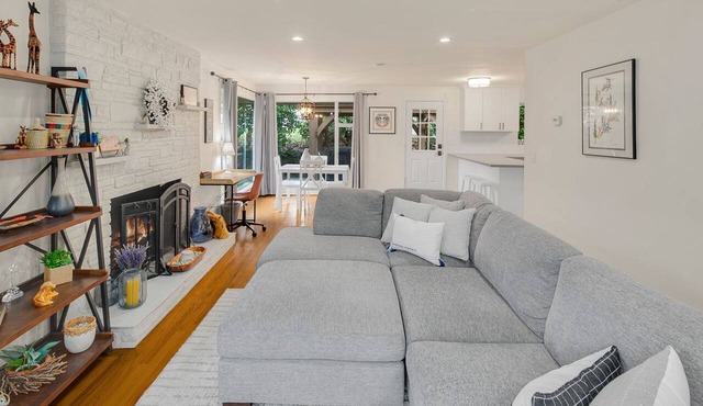 2BR Private Home + Yard | Children's & UW Med Ctr