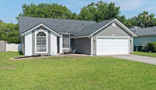 3-bedroom 2-bathroom house near Mayo and Beaches