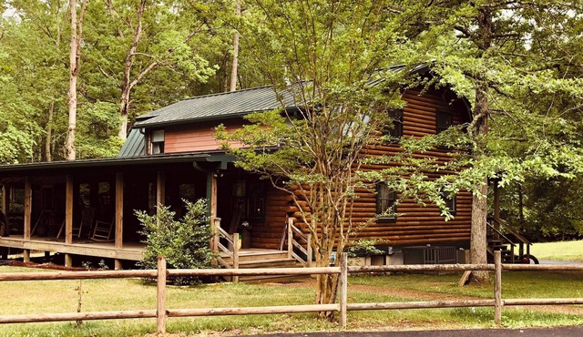 3-bedroom log cabin in historic triangle of Yorktown/Williamsburg/Jamestown