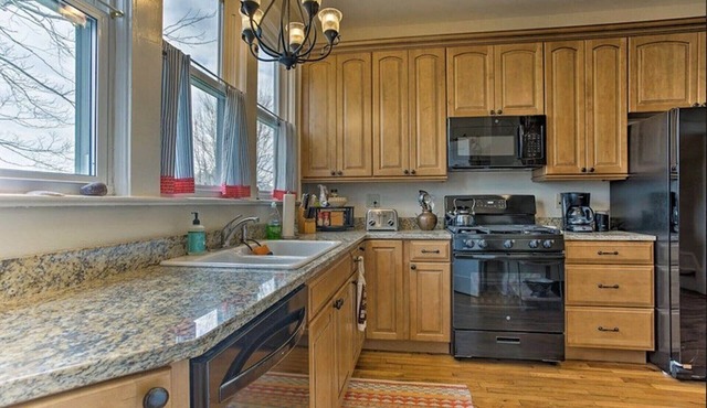 4 BR Hendersonville Home, 5 Min Walk to Main Street