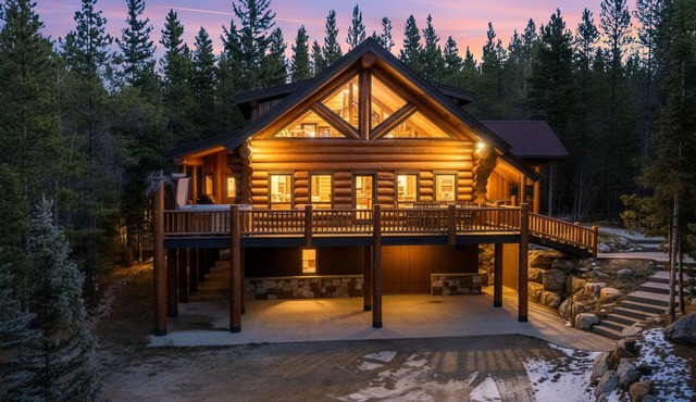 4BR Breckenridge Retreat with Fire Pit