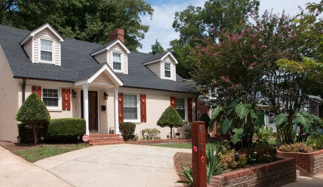 5 Minutes to Uptown Charlotte: Great Stay for In-Town Holidays,Meeting and Event