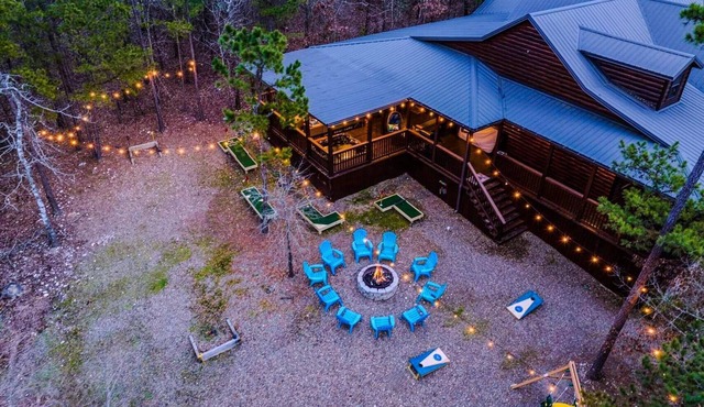 5Kings | Pool Table, Shuffleboard, Playset, Putt Putt | 2min to New Casino!