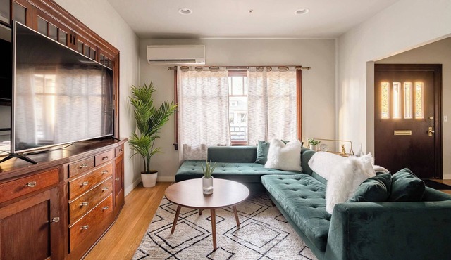 8BR/5BA Compound | 3 Kitchens | Sleeps 16