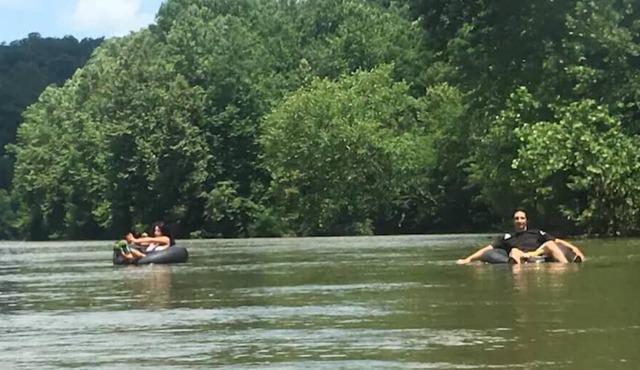 Acres on River - Bball, Pool Table, Fire Ring