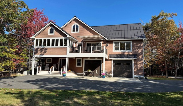 Across the street from Acadia and walk to town!