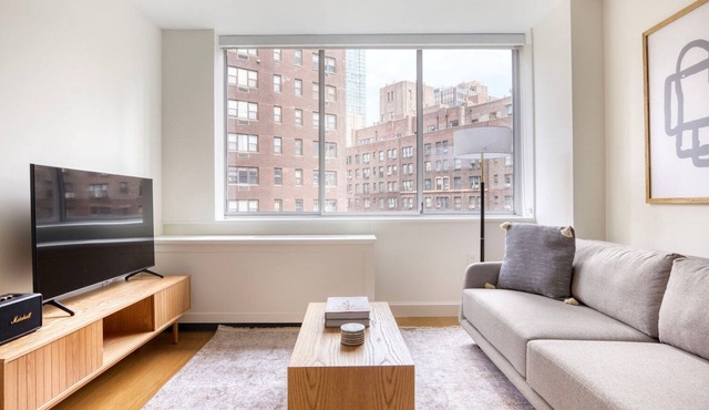 Airy Midtown East 2BR w/Gym, Doorman & W/D, nr Parks, by Blueground