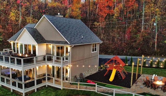AMAZING Luxury Cabin! Stunning Views! Fire Pits! Playground! Theater! Game Room!