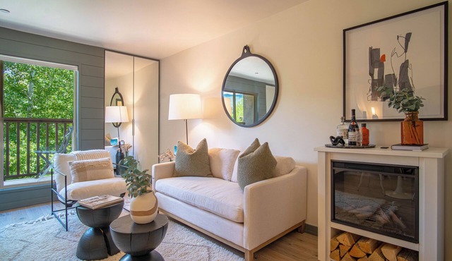Angani Studio - Elkhorn Resort Amenities Included