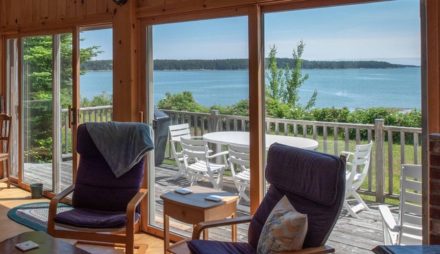 ♥ AUGUST! Seaside cottage on pristine sand beach! Summer & fall weeks available