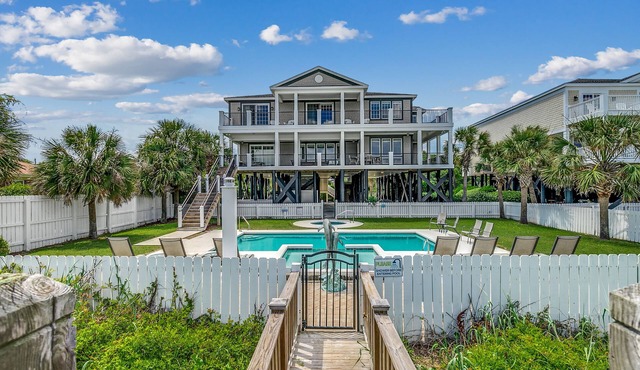 🌴🌞Beachfront 7BR Home w/Stunning Views | Private Pool + Hot Tub | Atlantis