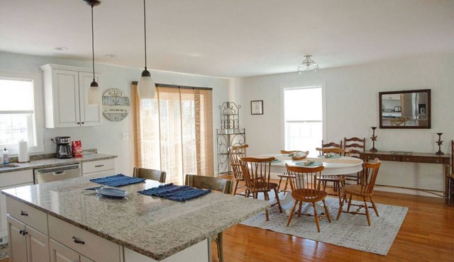 Beautiful 3 Bedroom 3 Bath Beach House in Bonnet Shores!