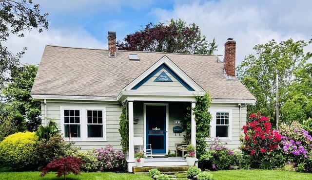 Beautiful home/neighborhood, near mansions, beach, Cliff Walk, town, 30 day min