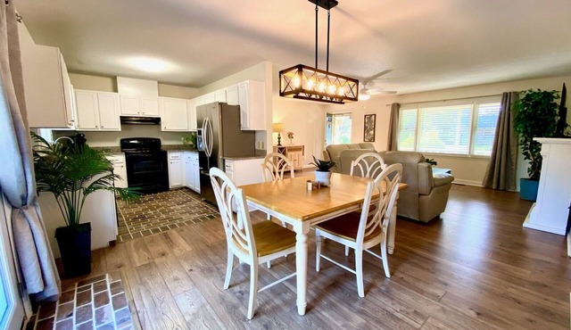 Beautiful Three bedroom home close to the beach