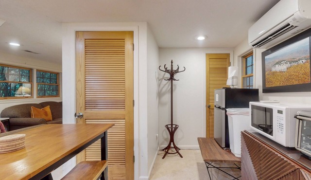 Bird House | Nature Lovers Paradise | Patio & Direct Trail Access