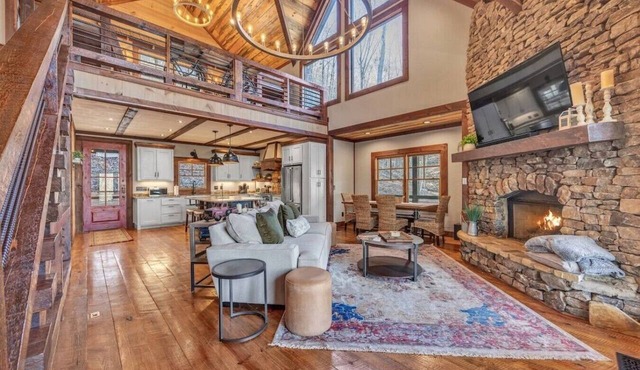 Blue Ridge Escape | Luxury Mtn. Cabin near Lake BR
