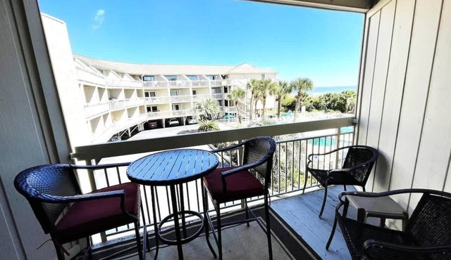 Breakers Villa 221 - Walk to Beach, Shops and Dining