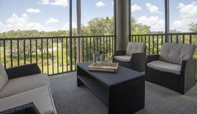 Breathtaking 2nd floor 3bed/2bath corner unit Condo in Lakewood National - Hosey