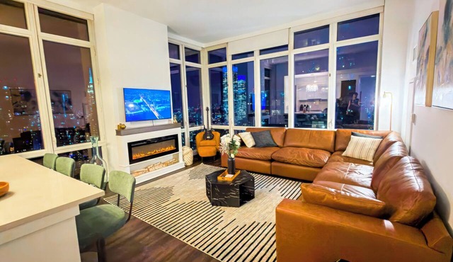 Breathtaking NYC Skyline Apartment 2BR 2BA with Fireplace