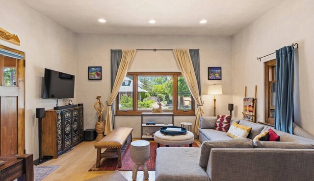 Casa Colores | Stylish Retreat