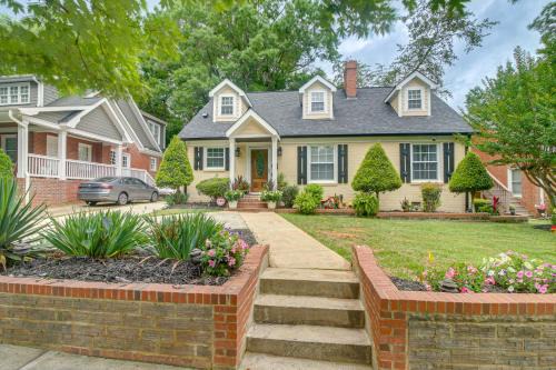 Charlotte Home w/Yard - Near Spectrum Center!