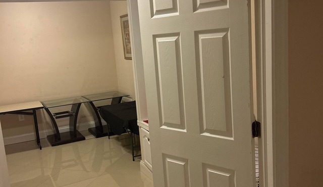 Charming 1-bedroom house with AC, WiFi in wonderful Upper Marlboro