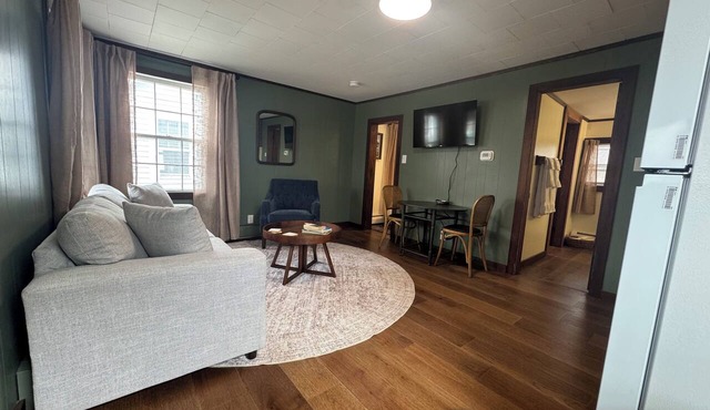 Charming 1-bedroom cottage in Twin Mountain with cozy vibes