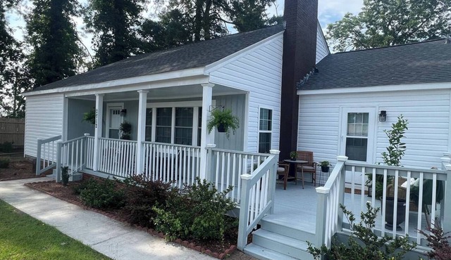 Charming 3-bedroom cottage in Greenville 1 mile from ECU campus