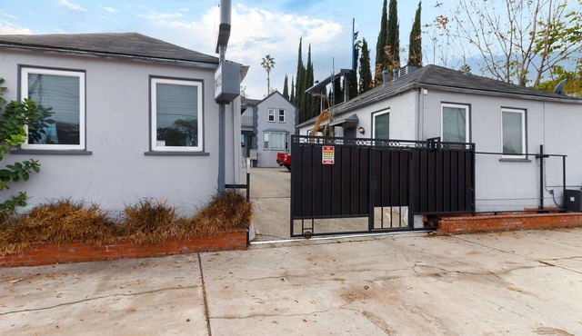 Cozy Studio City Studio #2