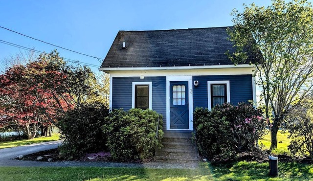 Cozy Waterfront Cottage with Private Beach and Fire Pit Near Gouldsboro, Maine