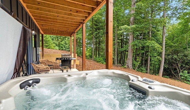 Deer Creek Cabin | Hot Tub & Fire Pit
