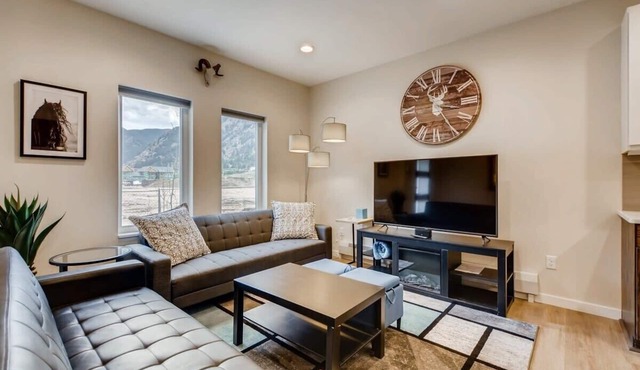 Elbert's Escape/Sleeps 8/Lakefront Views, New Floors