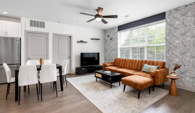 Elegant 2BR w/Resort Pool & Lounge Areas 2