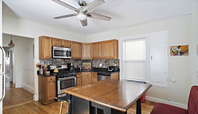Everything You Need, Bright Sunny Condo