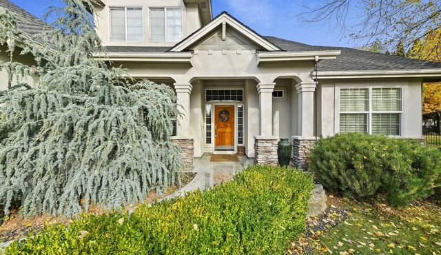 Executive residence in Eagle, Idaho! Perfect for family gatherings! in Eagle