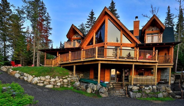 Experience Hilltop Privacy in a Luxury Log Home with Epic Mountain Views in Lake Placid, NY