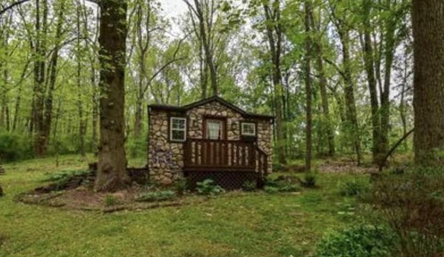 Fairyland Tiny Cottage on 6 Wooded Acres