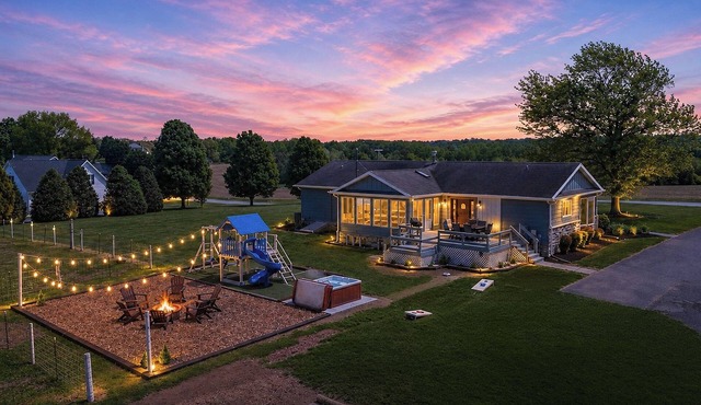 Farm with sheep - HotTub - Swing set - Pool Table