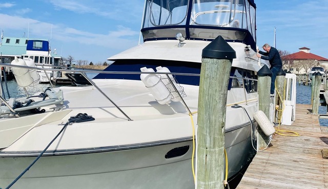 Floating condo with private beach, on the bay