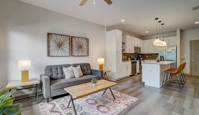 Frontdesk | 1 BR Apt near Birmingham Zoo