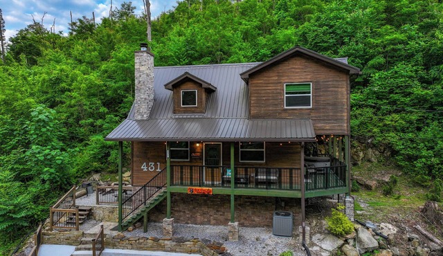 Gatlinburg Family Favorite! Central location!