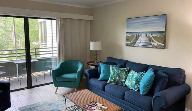 Gorgeous 1 Bedroom Condo in Ocean Creek!