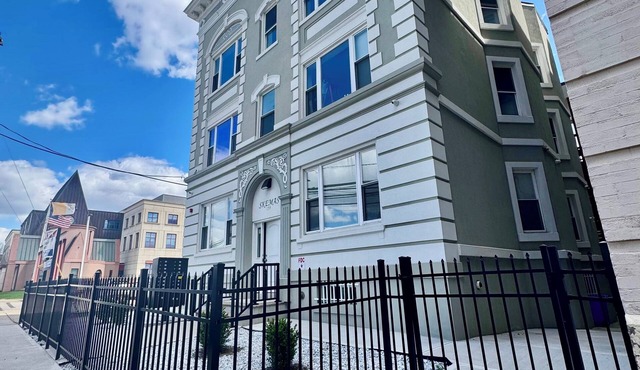 Grand Deluxe 1BR Penthouse near Newark Airport