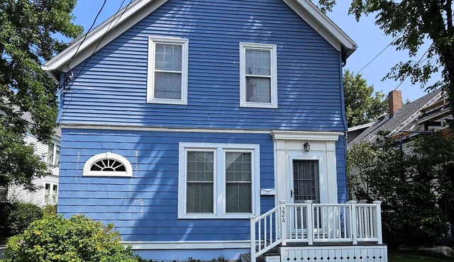 Harbor Breeze A - downstairs duplex in the village of Bar Harbor