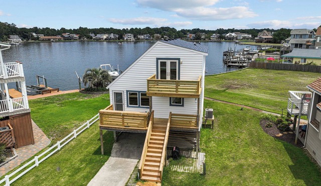 Harbour House 3 Bedroom Soundfront in Colington