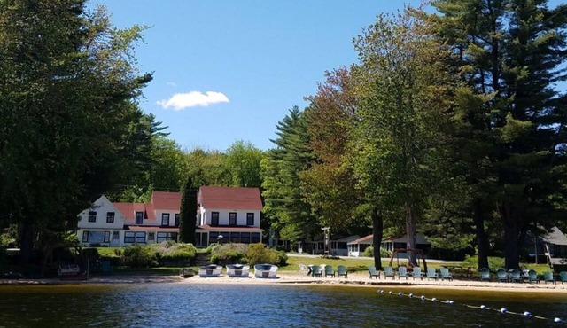 Haven Apartment-Private Beach-Pets Welcome - Round Table Lodge, Sebago, Maine