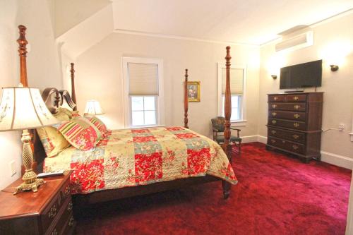 Historic Bryson House Beautifully Restored Historic Home in the Heart of Downtown Bryson City
